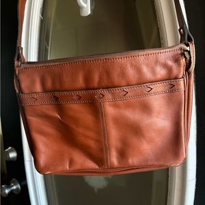 Vintage purse, dark camel diamond design leather like five pocket clean wear fun